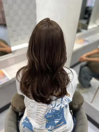 セミロング GEM YURI ハイトーンカラーのヘアスタイル