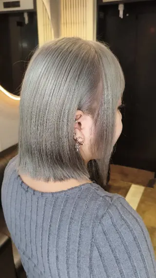 ミディアム カラー たつや/ハイトーン/ バレイヤージュ/寒色のヘアスタイル