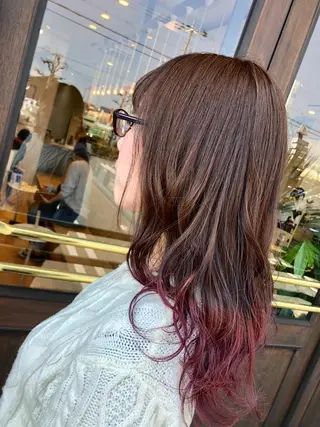 カラー ヘアーサロングラッド所属・三村 桜生のヘアスタイル