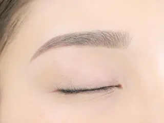 Mavie アイブロウのマツエク・マツパデザイン