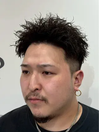 ショート パーマ メンズ 青木 真裟斗のヘアスタイル