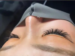 SESUNNY セサニー　SEIRAのマツエク・マツパデザイン