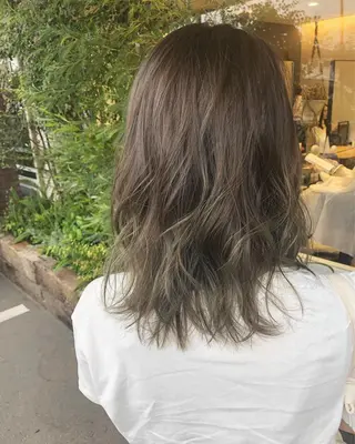 セミロング カラー ヘアアレンジ ture by gladのヘアスタイル