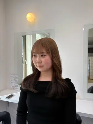 カラー ベージュ／ブラウン/ ナチュラルレイヤーのヘアスタイル