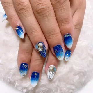 ネイル The Best Beauty受付担当のヘアスタイル