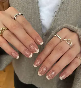 ネイル 高木 維麗絲のネイルデザイン