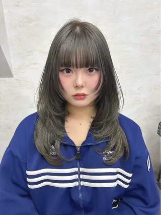 セミロング ブリーチなしカラー ダブルカラーエクステのヘアスタイル