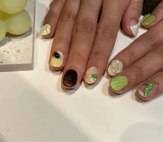 ショート m kaori𓃟のネイルデザイン