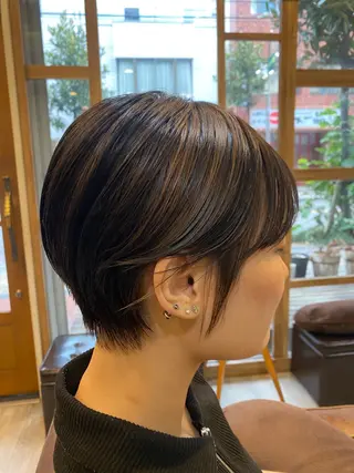 ショート Keshiki   hair design所属・くびれショート・ボブ デザインカラー特化のヘアスタイル