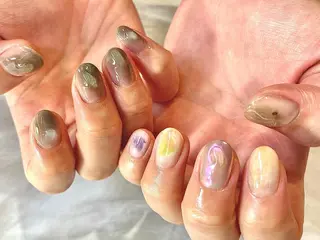 ショート カラー ネイル マツエク・マツパ illum hicariのネイルデザイン