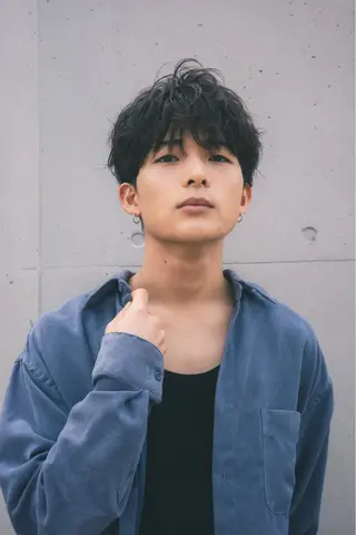 メンズ 赤木蓮/メンズ特化 パーマ/ハイトーンのヘアスタイル