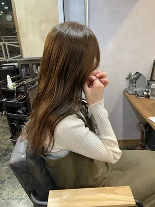 ロング Colore（コローレ）所属・顔タイプ/ダブルカラ ー/りりかのヘアスタイル