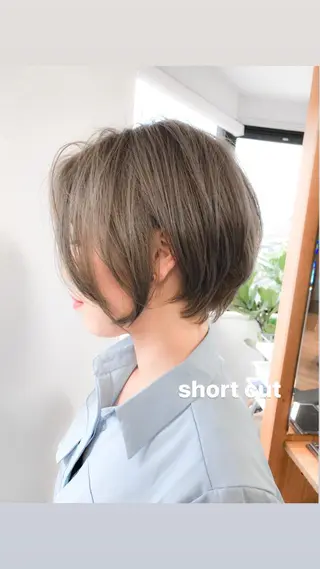 ショート カラー Elsa 神戸三宮【エルサ】所属・小山 侑香のヘアスタイル