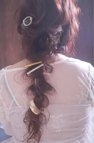 ロング ヘアアレンジ 伊藤 裕貴のヘアスタイル