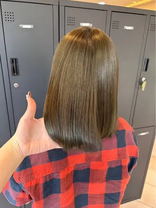 ミディアム カラー 艶カラー🦋/ 髪質改善💙amiのヘアスタイル