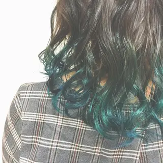 ミディアム カラー cyan SANAMIのヘアスタイル