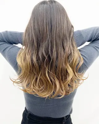 セミロング カラー 🦄インナーカラー 🦄貫井彩花のヘアスタイル