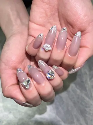 ネイル m.i private nail salon所属・大西 真衣のネイルデザイン