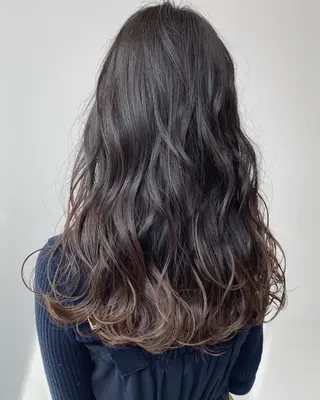 ロング カラー Monan 新宿所属・ケイジ✨透明感 /艶カラー✨のヘアスタイル