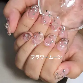 ネイル フラワー ムーンのネイルデザイン