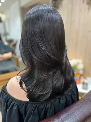セミロング 髪質改善✨艶髪✨ レイヤーカット 田畑のヘアスタイル