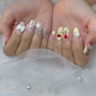 ネイル Laula🤍 ayakaのネイルデザイン