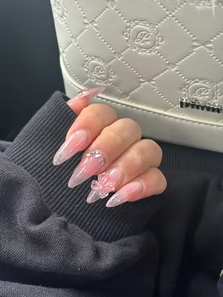 Lind 天王寺 ゆち🎀のネイルデザイン