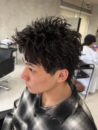 ショート パーマ メンズ ユウ🪄 パーマ指名No1のヘアスタイル