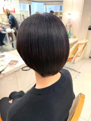 ショート 🎨ハイトーン 派手髪カラーのヘアスタイル