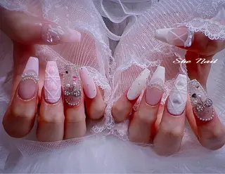 ネイル She   Nail所属・ISA_ BELLAのネイルデザイン