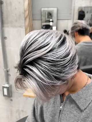 ショート CHROMAN by become所属・RYUKI/ 複雑履歴ハイトーンのヘアスタイル