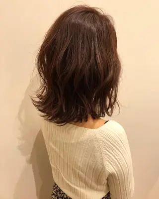 ミディアム カラー 石田 優菜のヘアスタイル