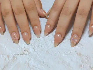 ネイル YUMI NAGAI  のネイルデザイン