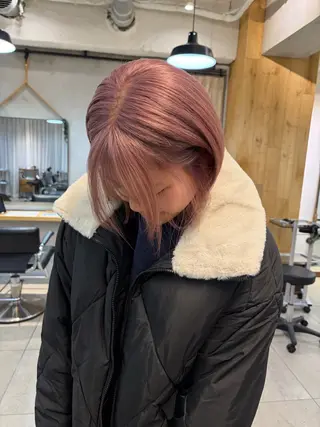 ショート カラー ミルクティー× グレージュMOMOのヘアスタイル