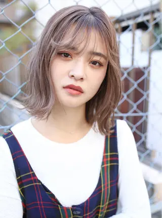 ミディアム ブリーチカラーが人気 onnuのヘアスタイル