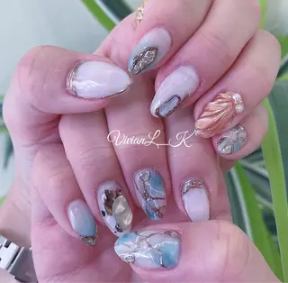 ミディアム 🍉Vivian🌴 LK🍉のネイルデザイン