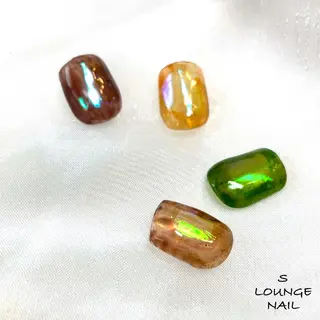 ネイル S LOUNGE NAIL所属・パーツたくさん🍓 SUMIのネイルデザイン