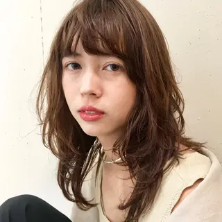 セミロング カラー スナコザワ レナのヘアスタイル