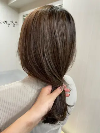 セミロング カラー Merlyosaka 早川未来のヘアスタイル