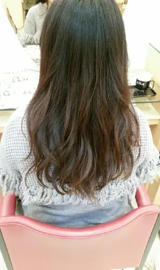 ロング EMANON名古屋所属・美谷添（ミヤゾエ） まどか大人ヘアサロンのヘアスタイル