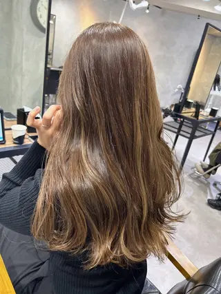 ロング カラー 🌈透明感カラー 韓国 ミライ🇰🇷のヘアスタイル