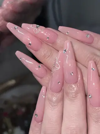 ネイル NES NAIL所属・さゆり￤推しキャラ ￤ロングネイル🩷のネイルデザイン