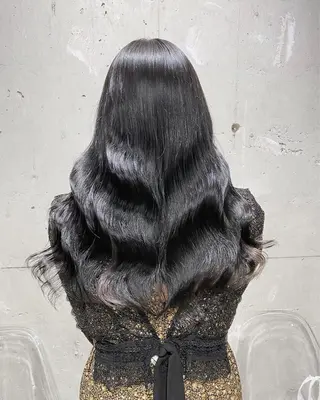 ロング カラー ハイトーンカラー 🦄レイヤーカットのヘアスタイル