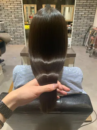 ロング Uni.所属・地毛風ストレート/ 髪質改善/榎本流行のヘアスタイル