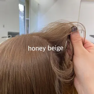 ミディアム 暖色カラー推し/ トヤエリコのヘアスタイル