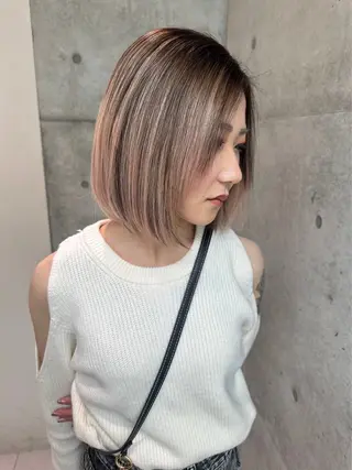 ミディアム カラー Lond Le'a /ハイトーンカラーのヘアスタイル