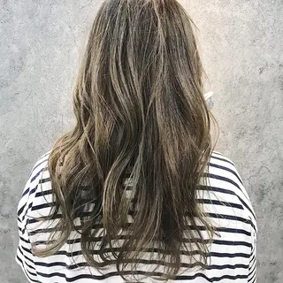 セミロング 所渉/韓国レイヤー /ウルフカットのヘアスタイル