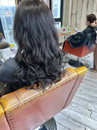 ロング カラー 大塚 実優のヘアスタイル