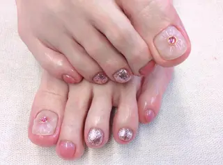 ネイル 新橋 ルキナ スタッフのネイルデザイン