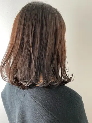 セミロング KNOWHOW京都所属・トレンド/顔まわり/ レイヤー/グレージュのヘアスタイル